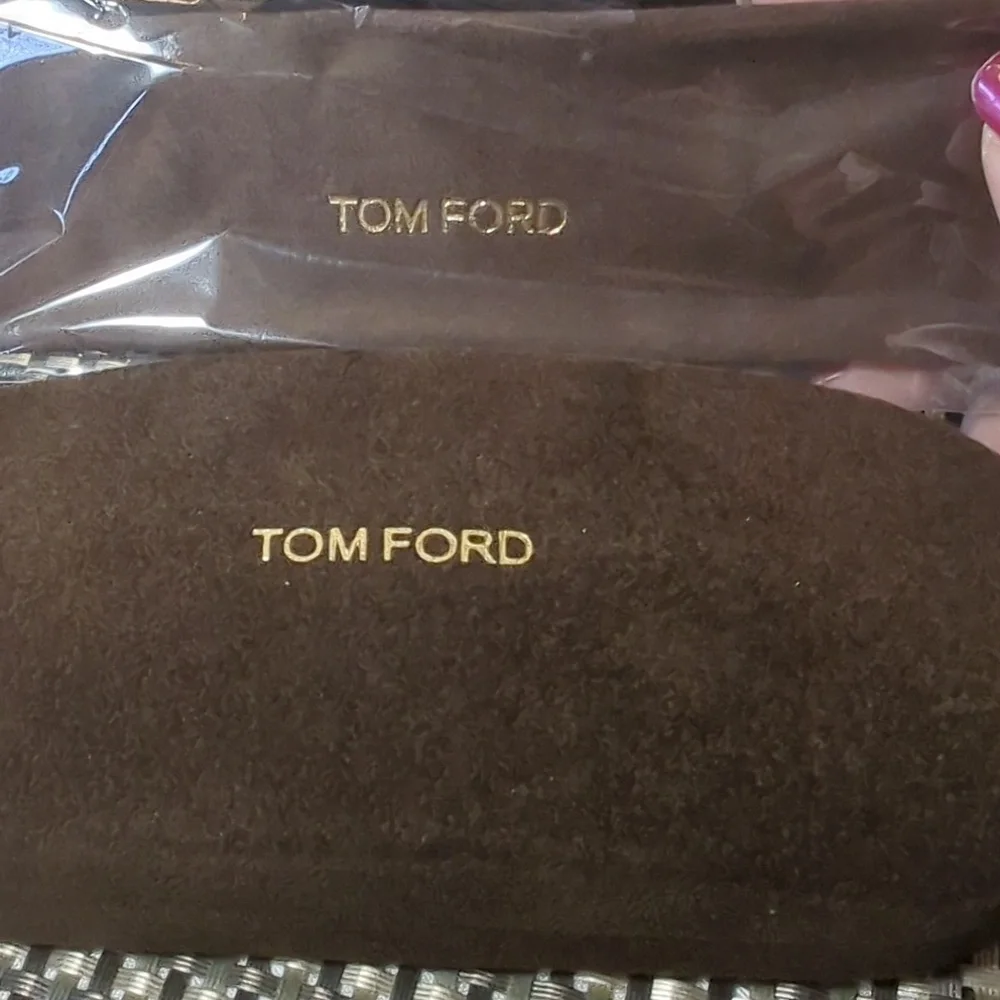 Tom Ford velvet glasses, case, cloth, and box